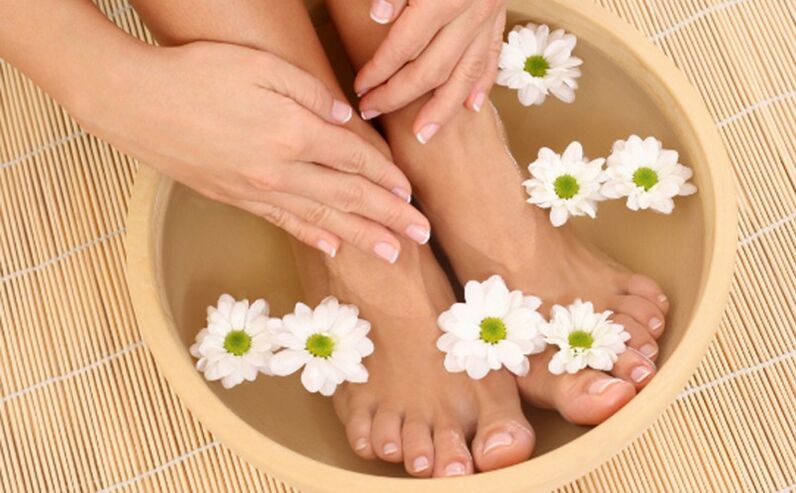 baño terapeutico para hongos en las uñas de los pies